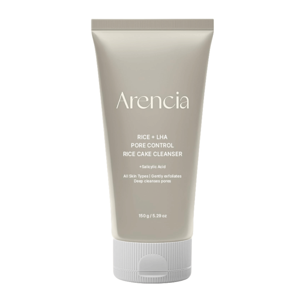 Arencia Rice + LHA Pore Control Rice Cake Cleanser a figura intera su sfondo bianco, detergente viso coreano con riso e LHA per un'esfoliazione delicata e pelle equilibrata.