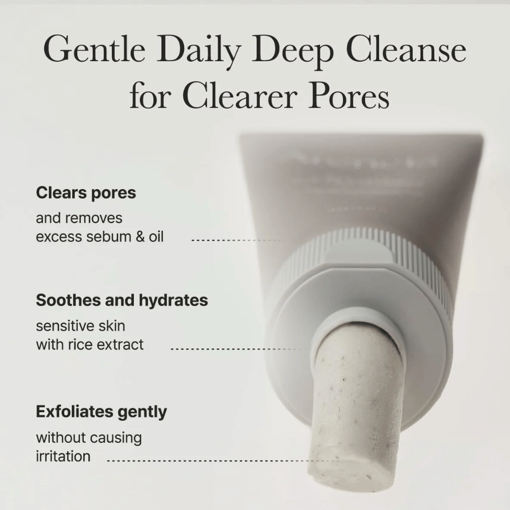 Immagine informativa che mostra come Arencia Rice + LHA Pore Control Rice Cake Cleanser pulisce i pori, idrata la pelle sensibile ed esfolia delicatamente senza irritazione.