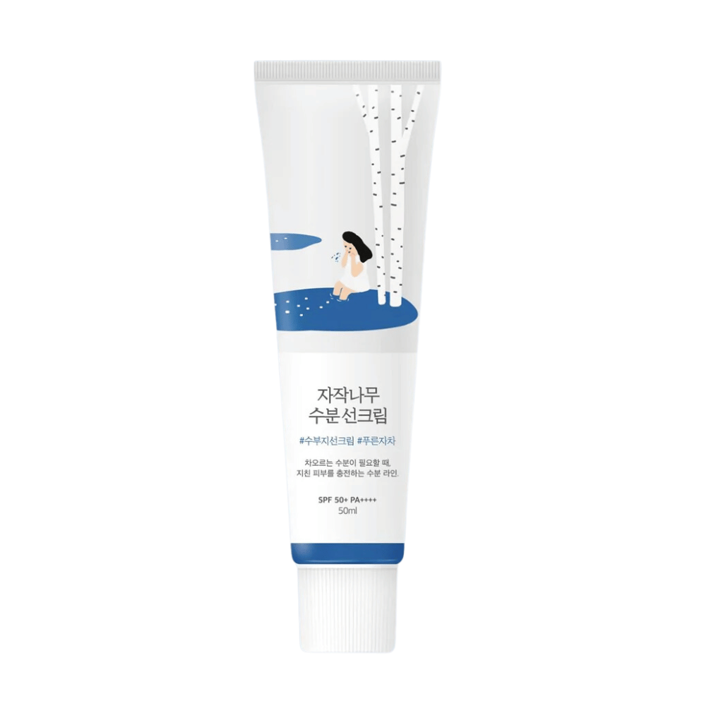 Un tubo con Round Lab Birch Juice Moisturizing Sunscreen SPF50+ PA++++ 50ml.