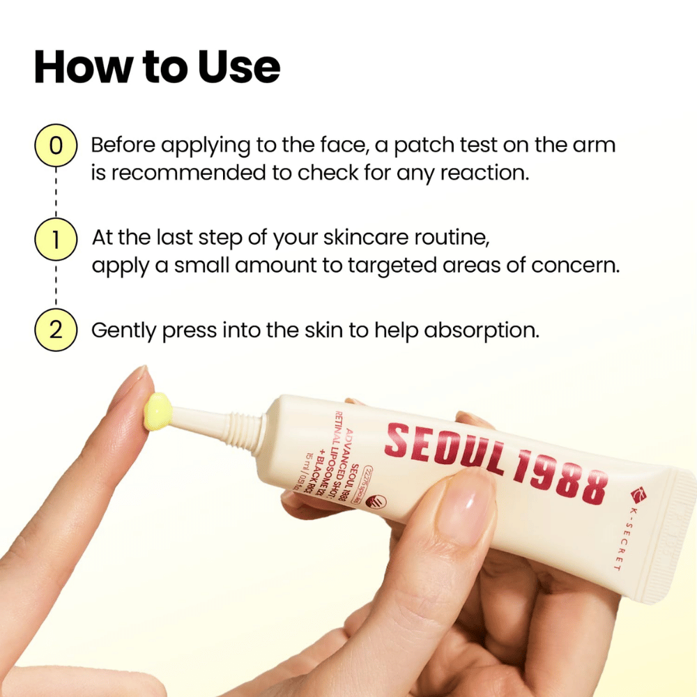K-SECRET SEOUL 1988 Advanced Shot Retinal Liposome 12% + Black Rice – applicazione del trattamento al retinal come ultimo passaggio della routine di skincare.
