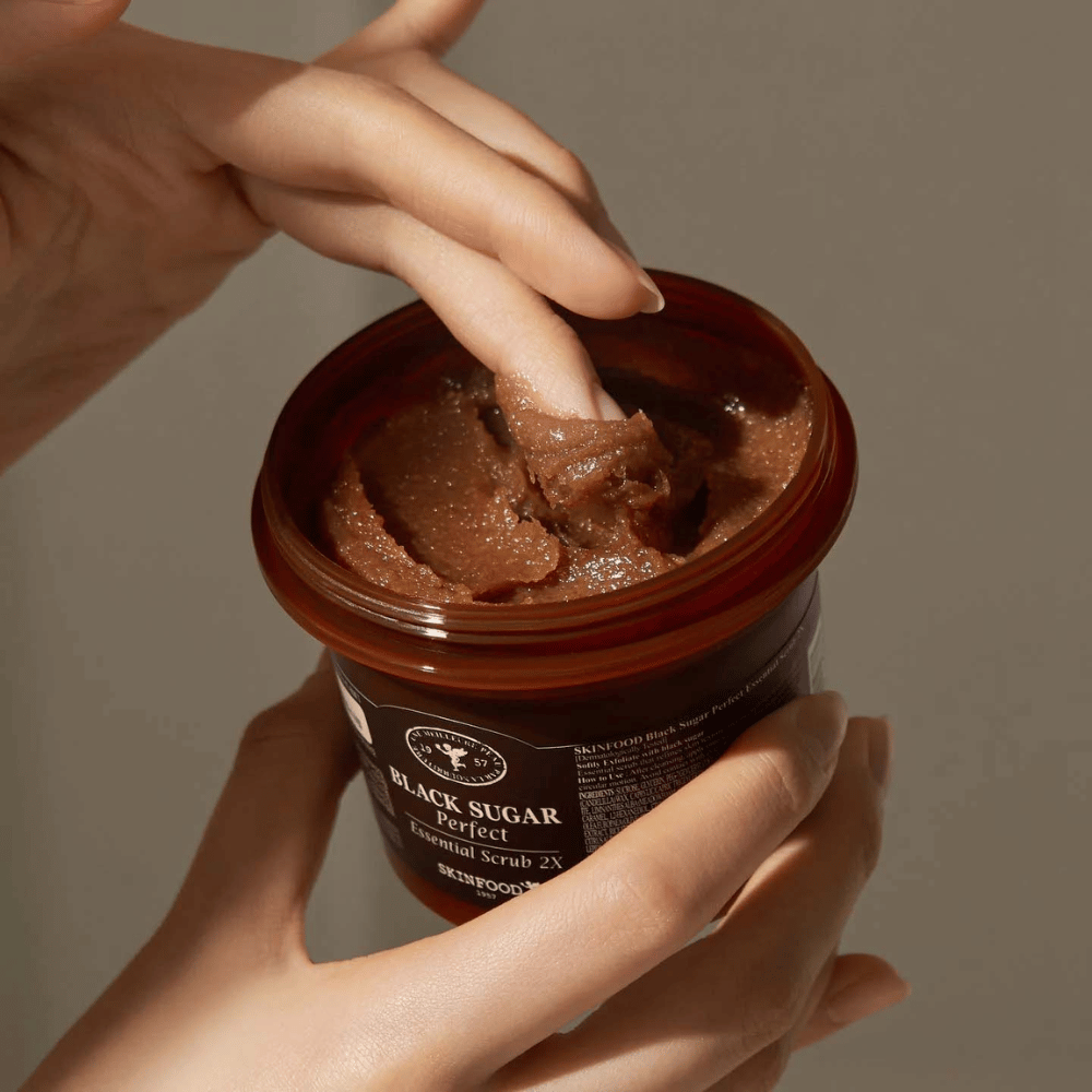 Parole chiave: SKINFOOD Black Sugar Perfect Essential Scrub 2X 210g