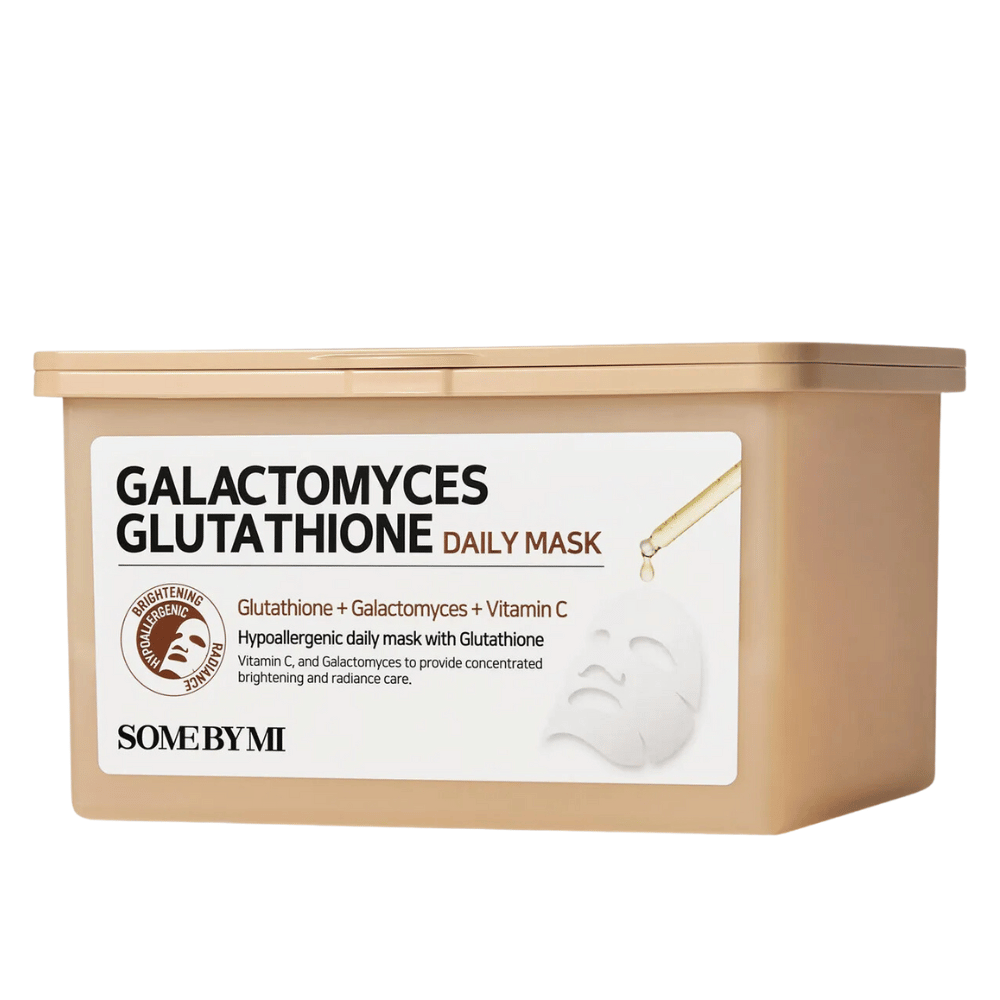 Galactomyces Glutathione Daily Mask da Some By Mi è un maschera viso ipoallergenico che combina glutatione, galactomyces e vitamina C. Fornisce un trattamento concentrato per illuminare e dare alla pelle una luminosità radiosa, mentre si prende cura della pelle.