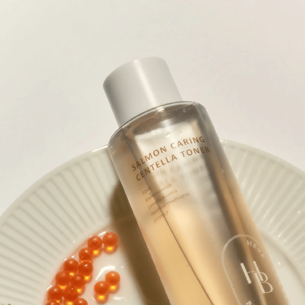 Salmon Caring Centella Toner da Heveblue con ambiente di ingredienti ispirato al salmone – coreano tonico viso con PDRN e centella che calma la pelle, rafforza la barriera cutanea e fornisce idratazione intensa.