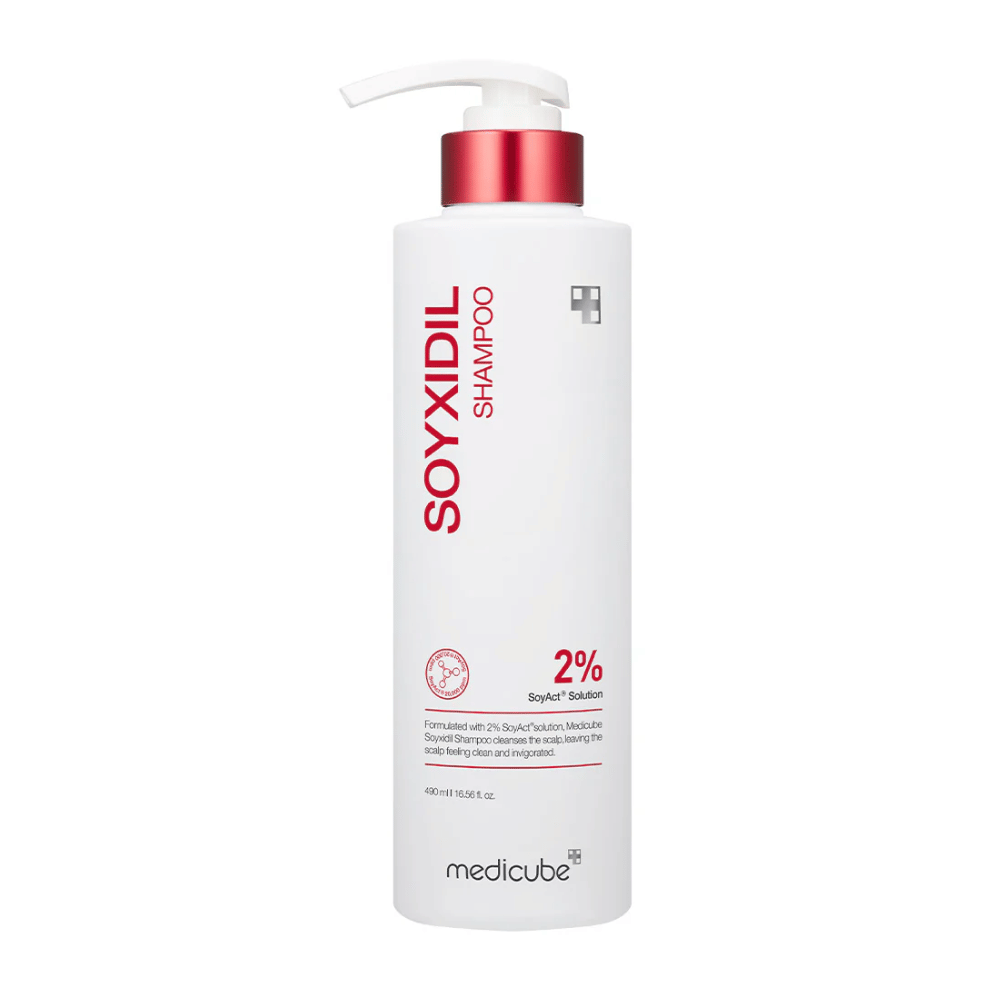 Immagine del prodotto di Medicube Soyxidil Shampoo in bottiglia bianca con pompa rossa - contiene il 2% di SoyAct™ Solution per capelli più forti e riduzione della caduta dei capelli.