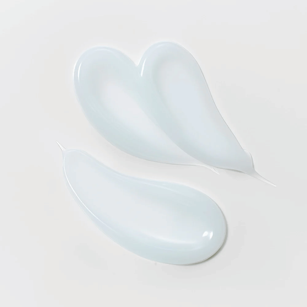 Textur av Slow Pure Splash Hydration Gel Cream, en lätt blåaktig gel som återfuktar och lugnar huden.