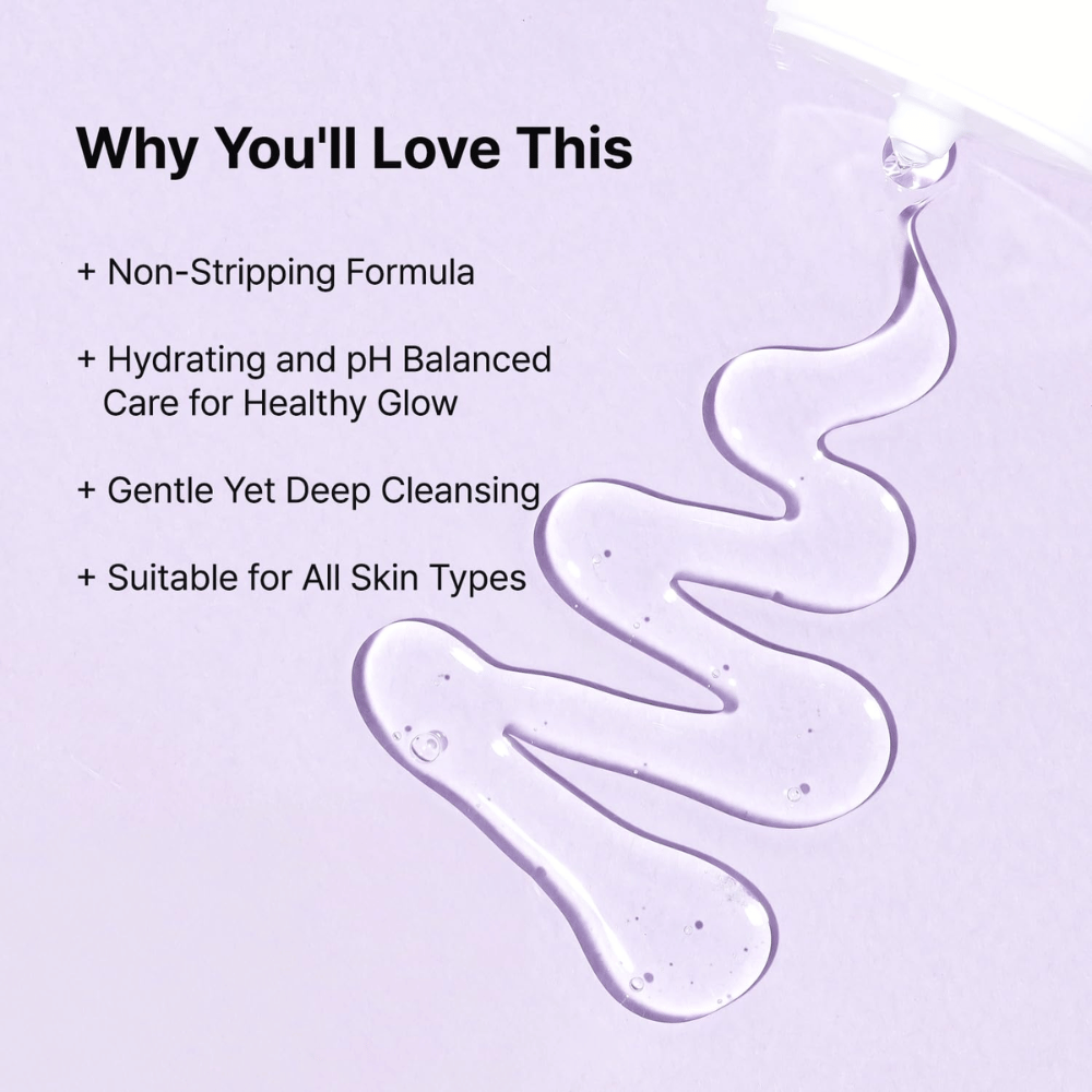Testura gel trasparente di TIA'M Snail & Azulene Low pH Cleanser, con testo che evidenzia i suoi vantaggi idratanti, bilanciati nel pH e delicati per la pulizia di tutti i tipi di pelle.