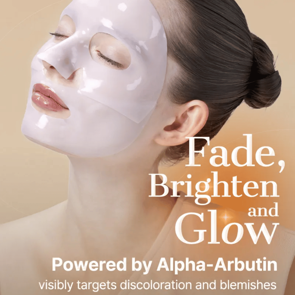 Applicazione di COSRX Alpha-Arbutin Discoloration Care Hydrogel Mask – hydrogel sheet mask che aderisce perfettamente e offre il massimo effetto contro il tono della pelle irregolare.