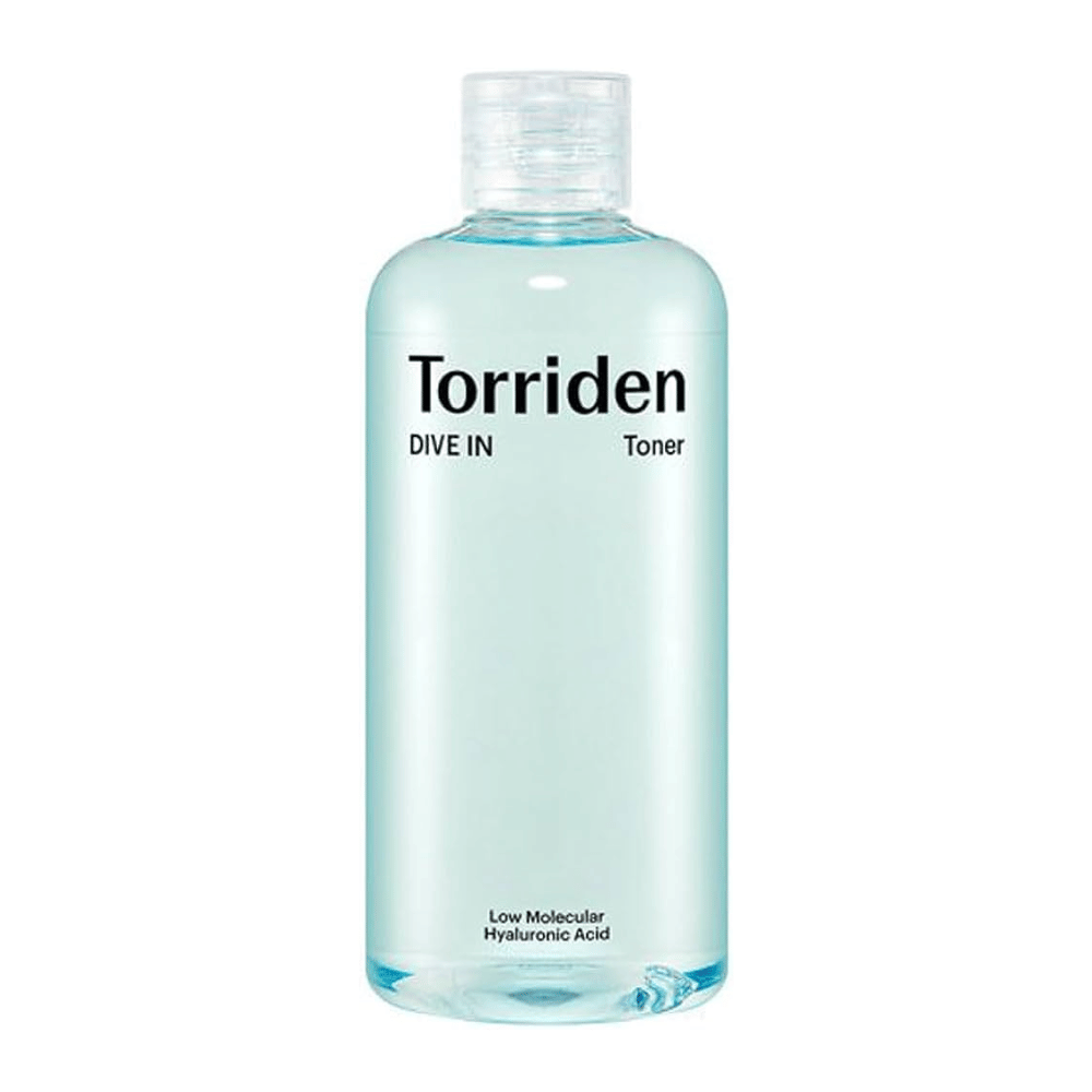 Una bottiglia Torriden DIVE-IN Low Molecule Hyaluronic Acid Toner 300ml, esposta su uno sfondo bianco incontaminato.