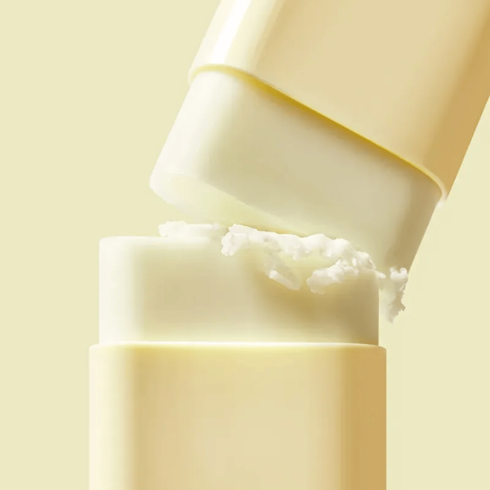 TOCOBO Vita Waterproof Sun Stick offre protezione solare ad ampio spettro in un pratico formato stick. Ricco di vitamina E ed estratti vegetali per una pelle morbida e protetta.