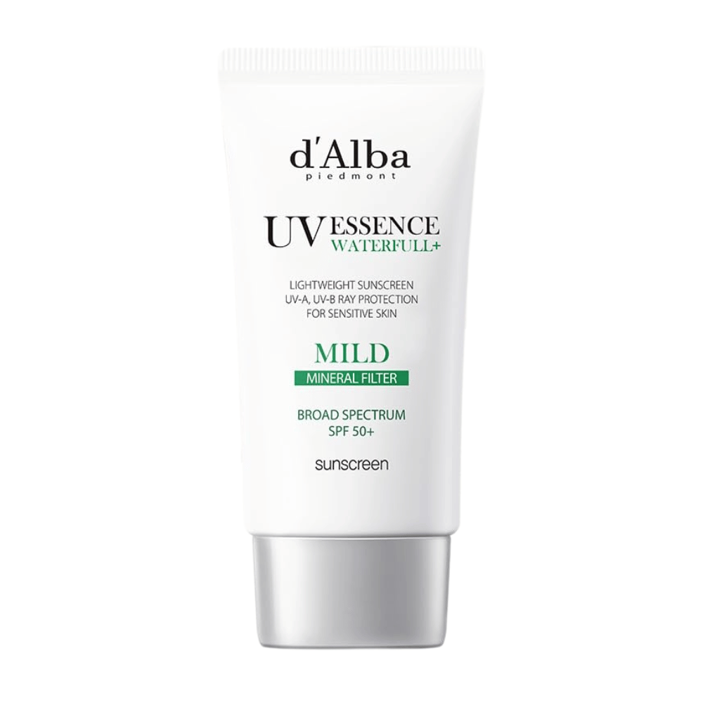 d’Alba Waterfull Mild Sun Cream SPF 50+ – crema solare leggera con filtro minerale che protegge la pelle sensibile dai raggi UVA/UVB. Formula leggera e idratante in un elegante tubo bianco.