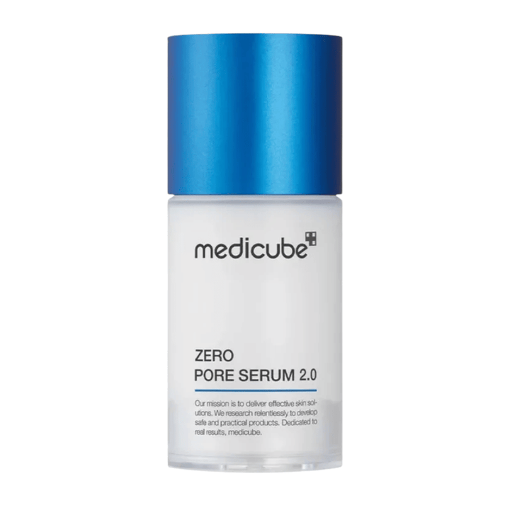 Medicube Zero Pore Serum 2.0 su sfondo bianco, un siero per la cura della pelle coreano che cura i pori, idrata la pelle e offre un risultato più uniforme.
