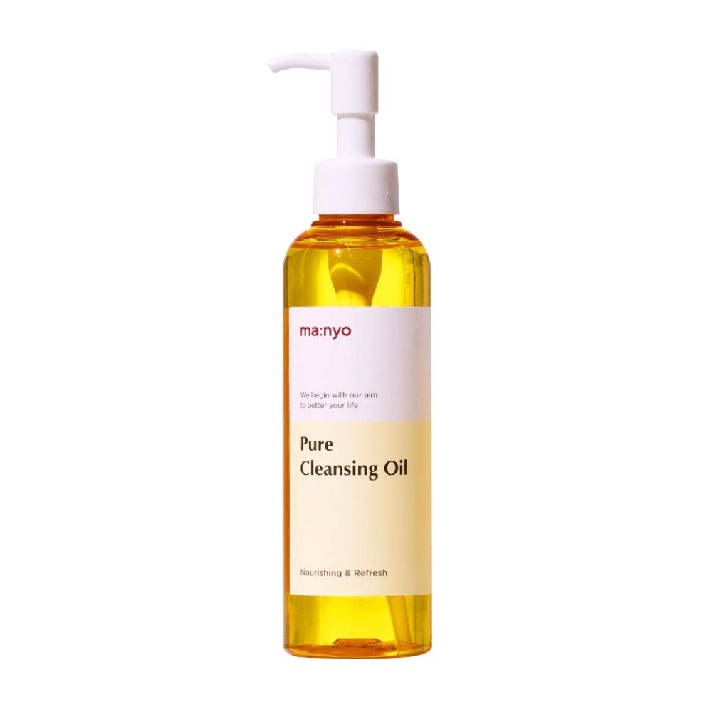 Una bottiglia ma:nyo Pure Cleansing Oil 200ml per la rimozione del trucco esposta su uno sfondo bianco.