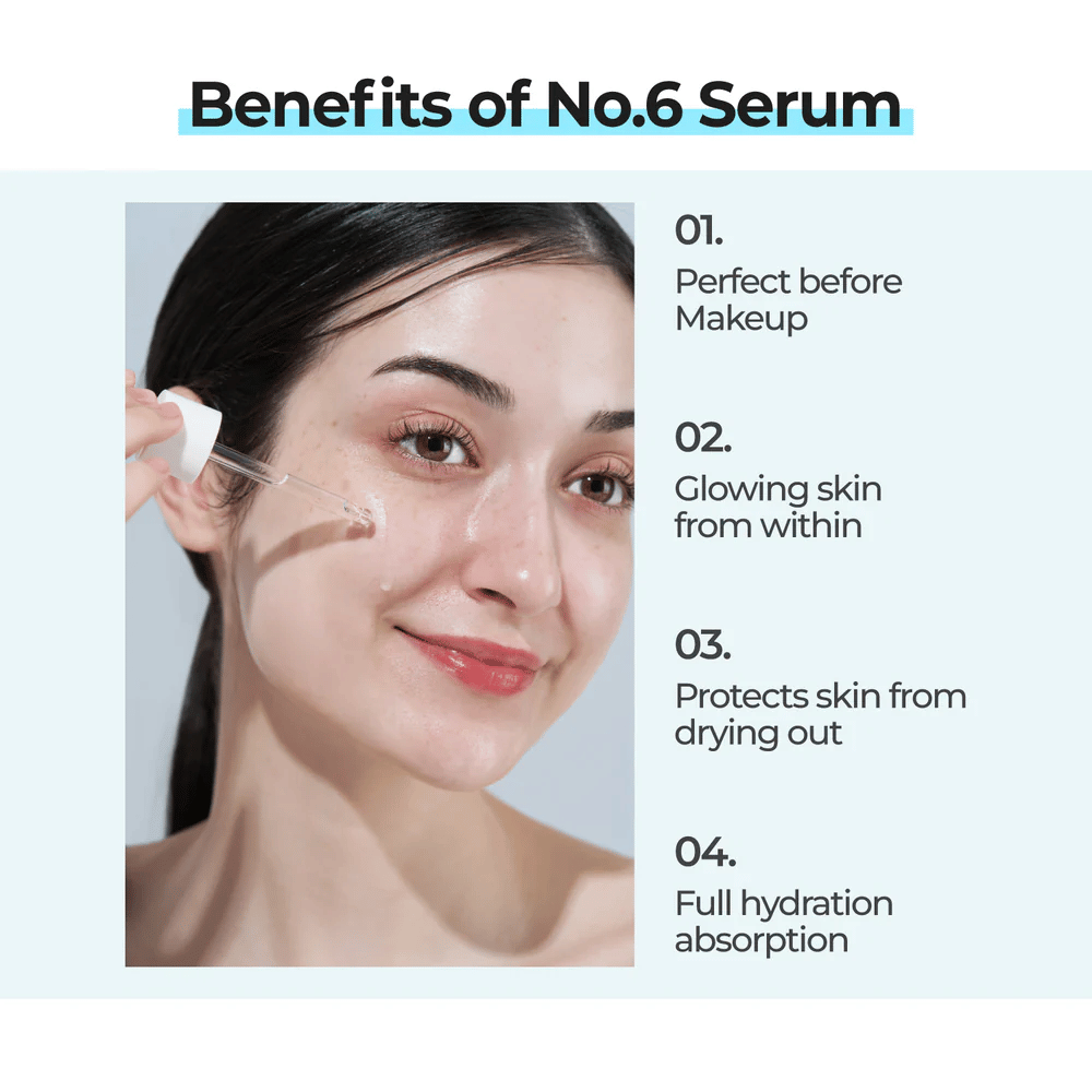 Donna applica numbuzin No. 6 Deep Sleep Mask Serum con pipetta, che dona luminosità, protegge dalla secchezza e viene completamente assorbito dalla pelle.
