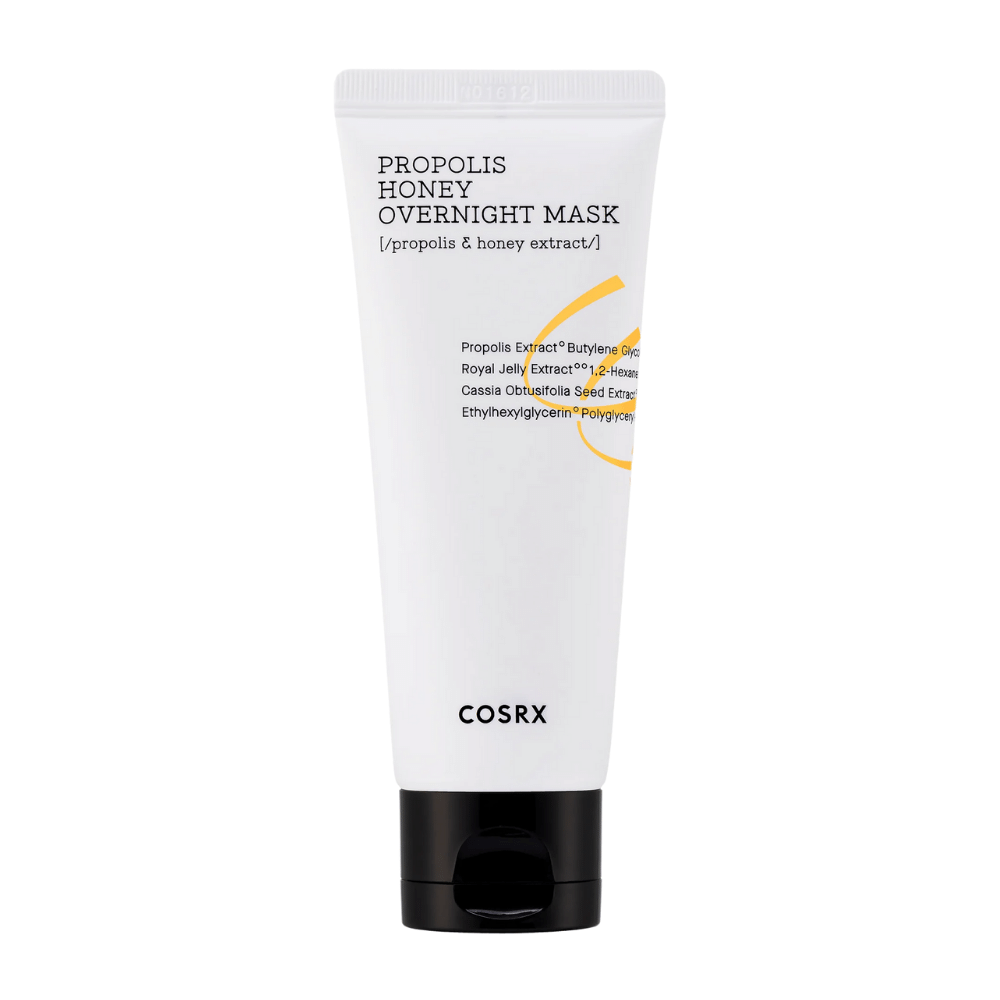 Un tubo bianco con Full Fit Propolis Honey Overnight Mask 60 ml con uno sfondo bianco infuso con estratto di propoli da COSRX.