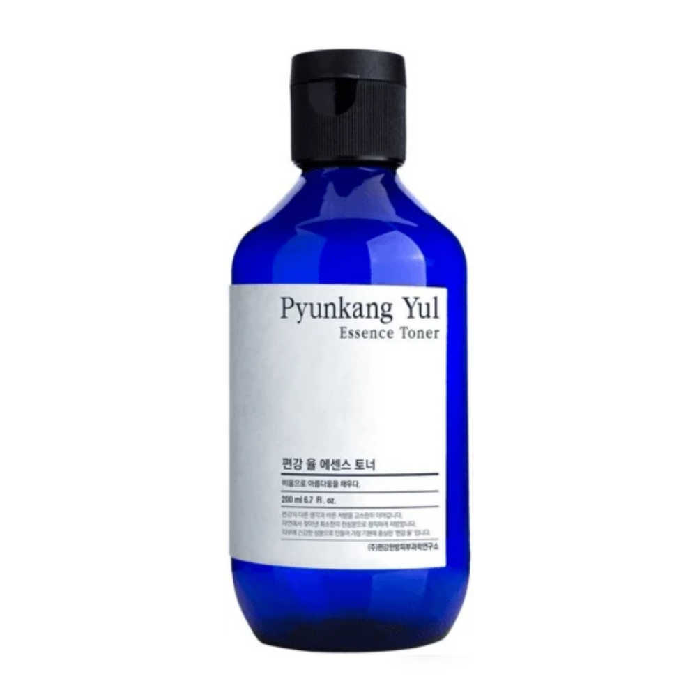 Un Pyunkang Yul Essence Toner arricchito con estratto di radice di astragalo per l'idratazione della pelle.