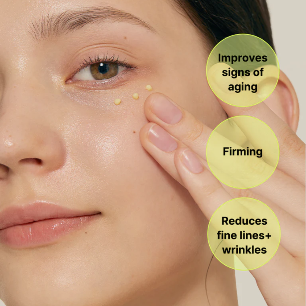 Il viso di una donna con rughe visibili, che indicano segni di invecchiamento e ridotta elasticità, con l'uso di COSRX Retinol 0.1 Crema 20ml.